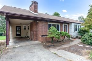 featured image of 1204 Redwood Ave