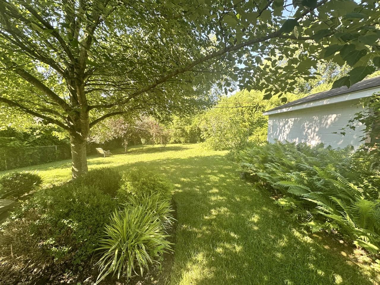 344 Harvard Dr - Photo 3 of 8