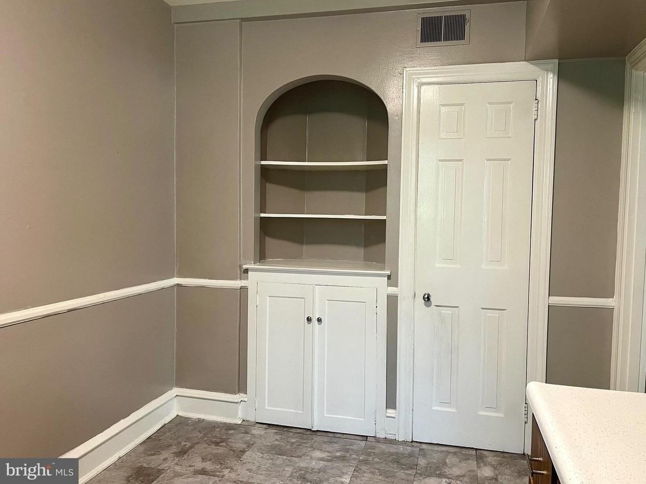 709 N Broom St - Photo 2 of 10