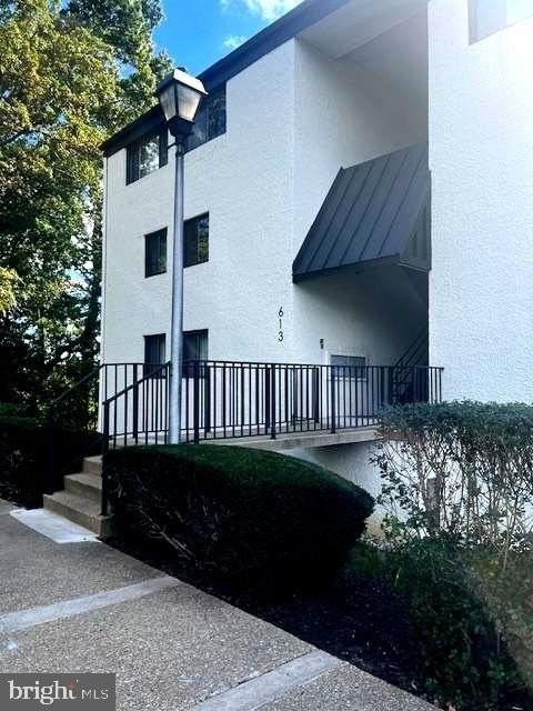 613-G Oakland Hills Ct - Photo 2 of 17