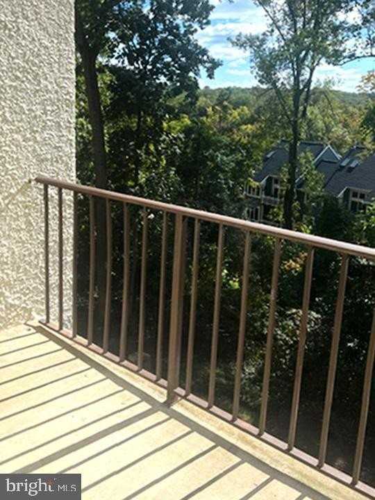 613-G Oakland Hills Ct - Photo 4 of 17