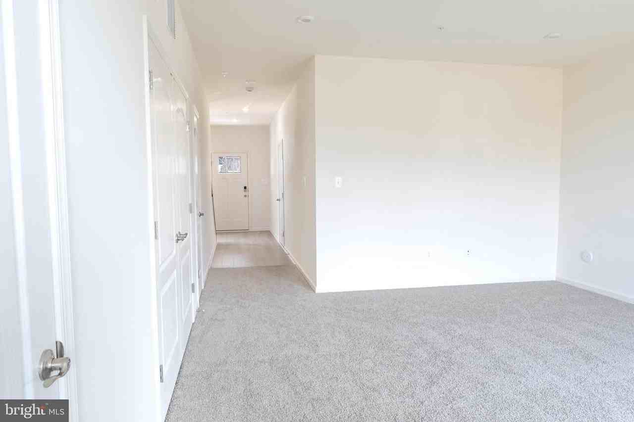 8226 Longford Rd - Photo 3 of 31