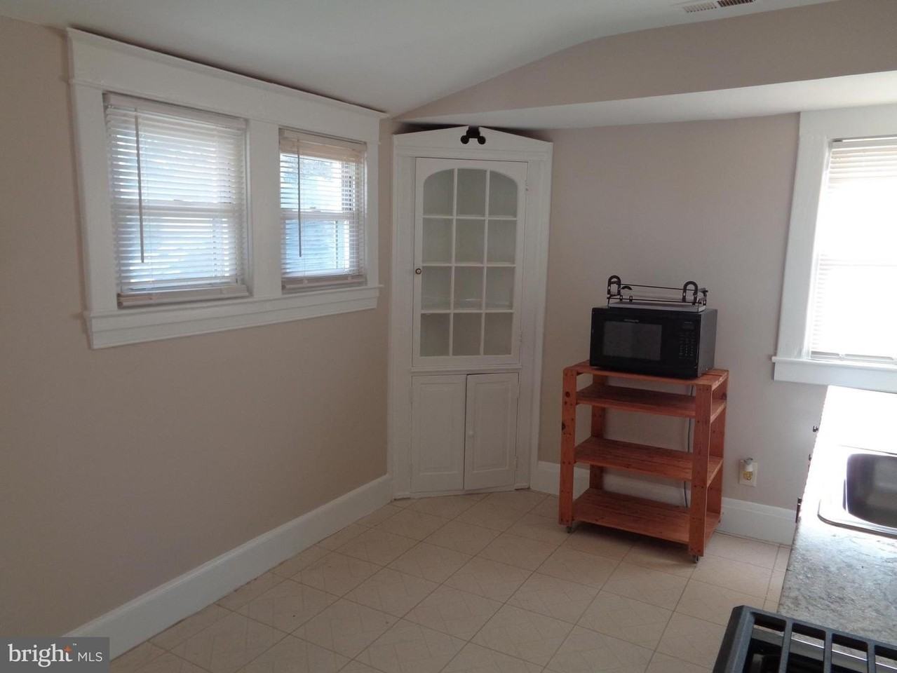 2800 Linwood Ave - Photo 6 of 18