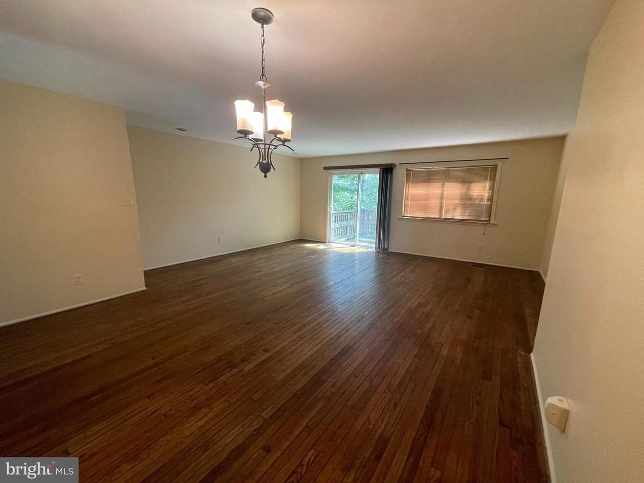 7267 Brookfalls Ter - Photo 6 of 29