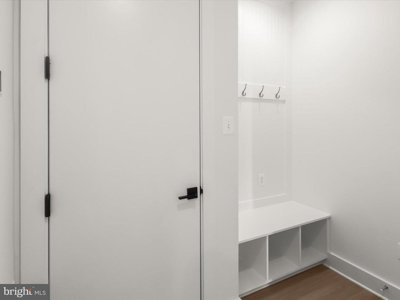 14920 Dispatch St - Photo 5 of 50