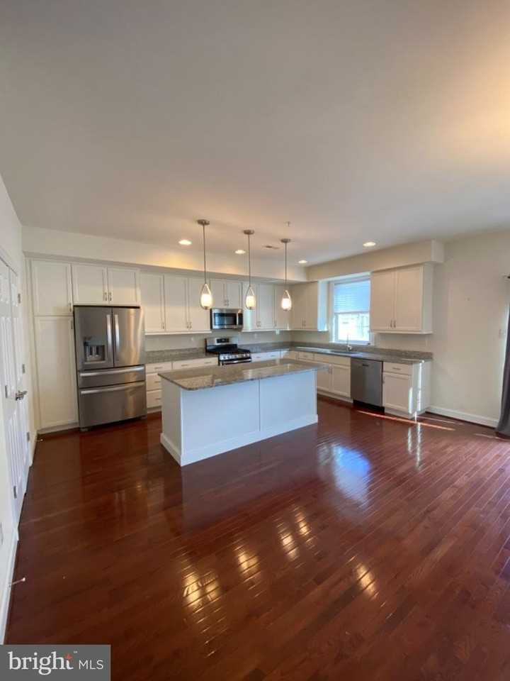 310 E Barnard St - Photo 5 of 5