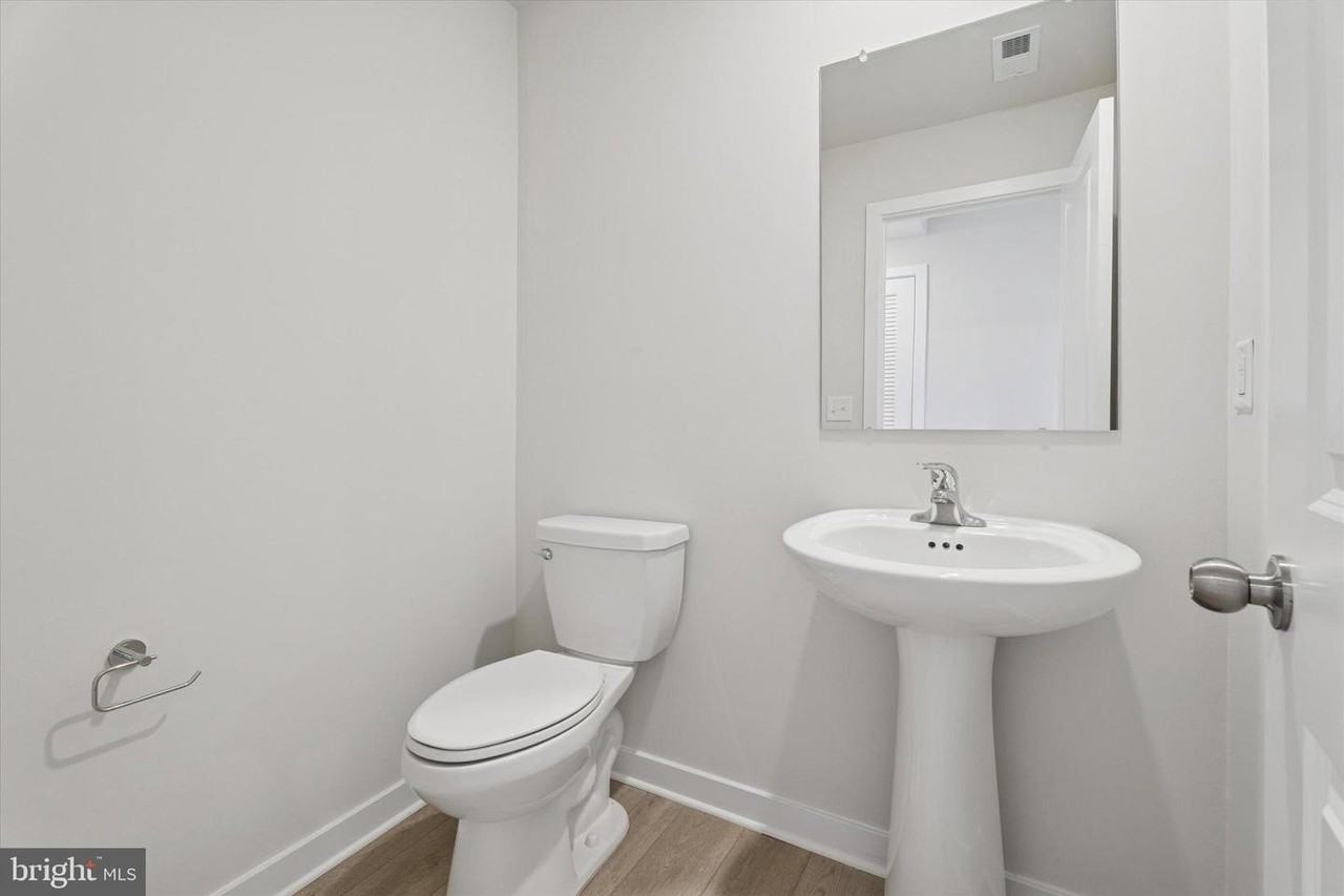 19 E Front St - Photo 4 of 25