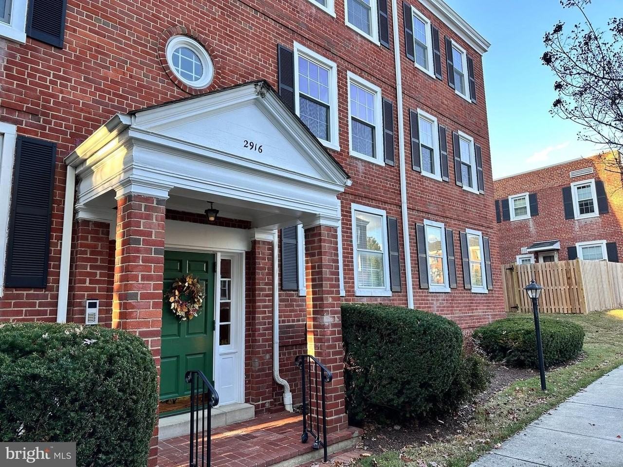 2916 South Buchanan Street - Photo 2 of 19