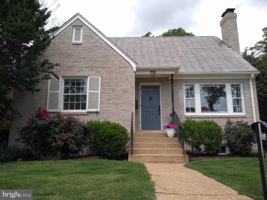 featured image of 1723 Oakcrest Drive