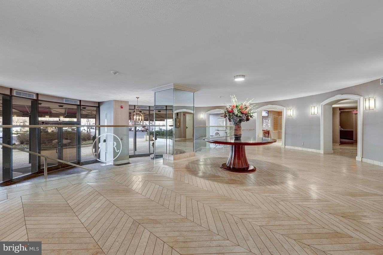 8360 Greensboro Dr - Photo 3 of 41