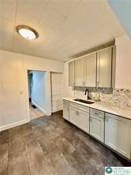 1006 Center St - Photo 3 of 18