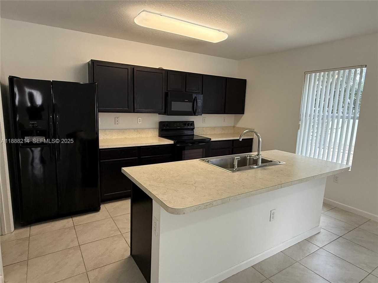 29380 Southwest 143rd Place - Photo 6 of 23