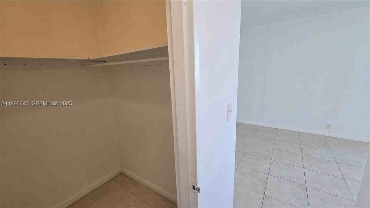 1000 West Ave #1204 - Photo 6 of 23