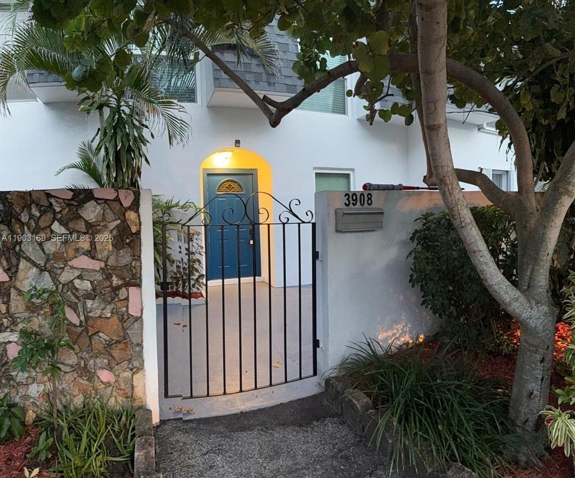 3908 Southwest 67th Terrace #112 - Photo 2 of 17