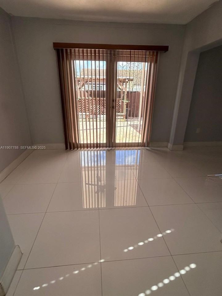 10934 Southwest 146th Avenue #10934 - Photo 6 of 35