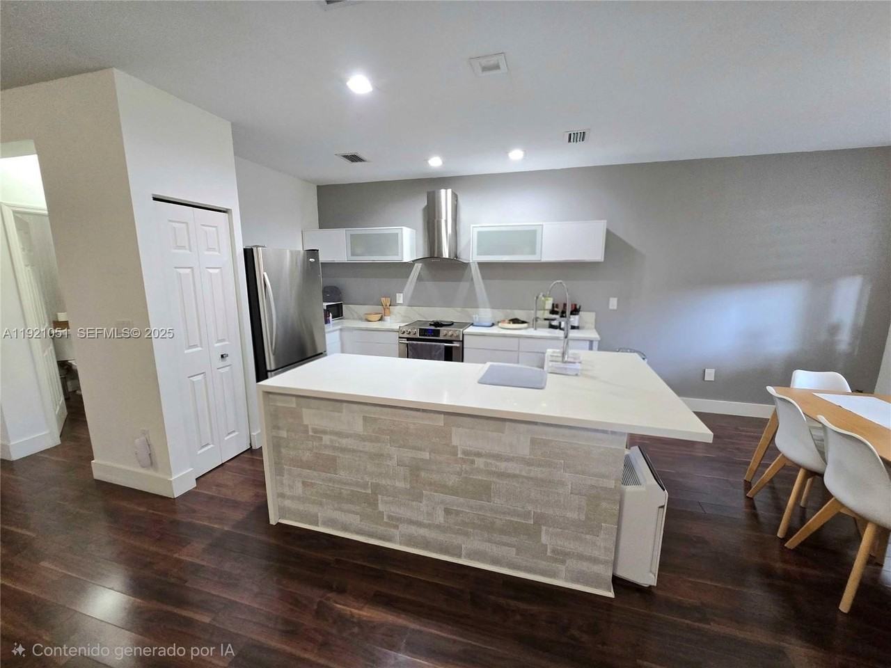 11412 Nw 74th Ter #11412 - Photo 2 of 35