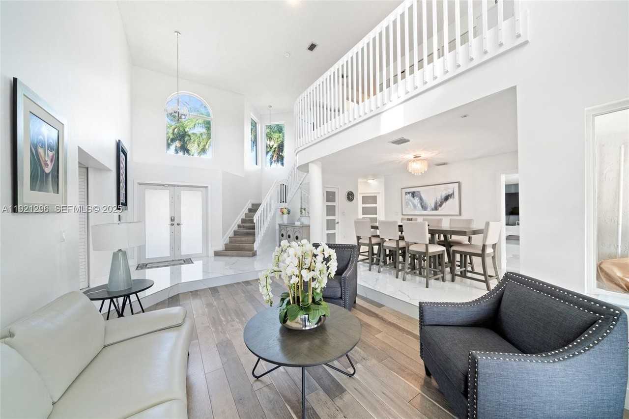 15484 Southwest 42nd Terrace - Photo 6 of 47