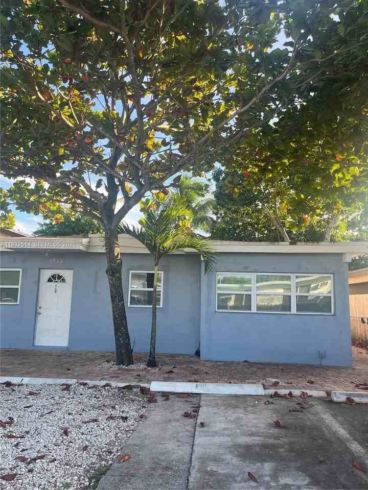 3912 Southwest 12th Court #1-2