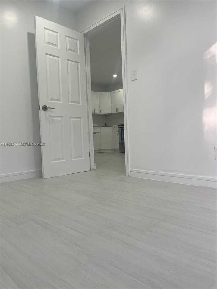 3912 Sw 12th Ct #3 - Photo 6 of 7