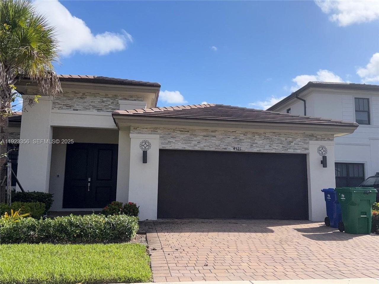 4321 Sw 173rd Ave #0 - Photo 3 of 28