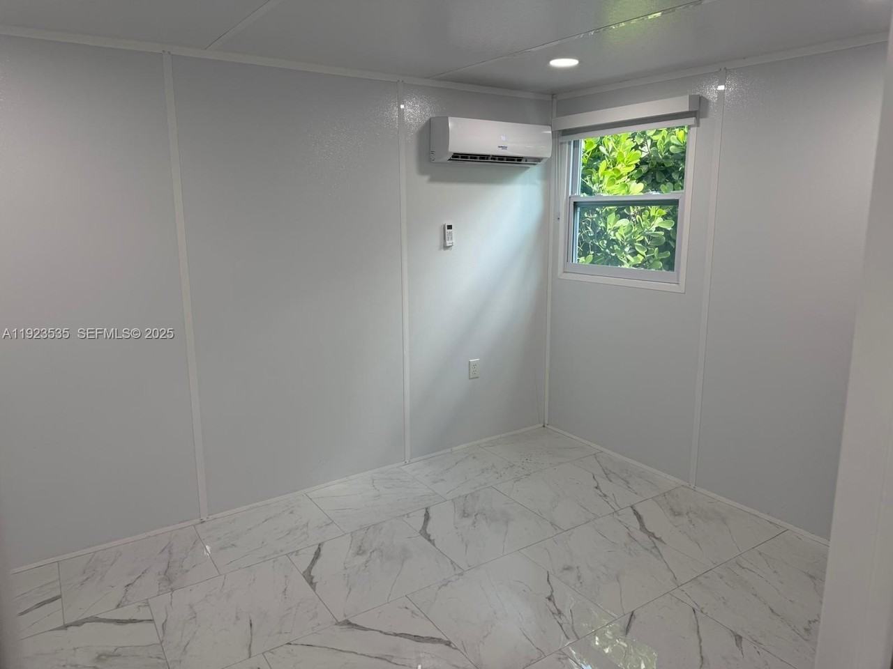 30705 Southwest 194th Avenue - Photo 4 of 6