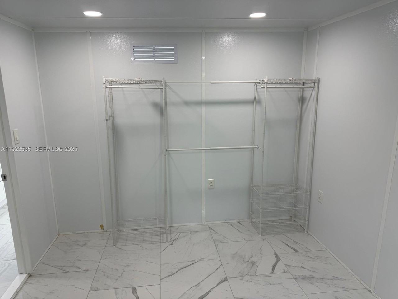 30705 Southwest 194th Avenue - Photo 5 of 6