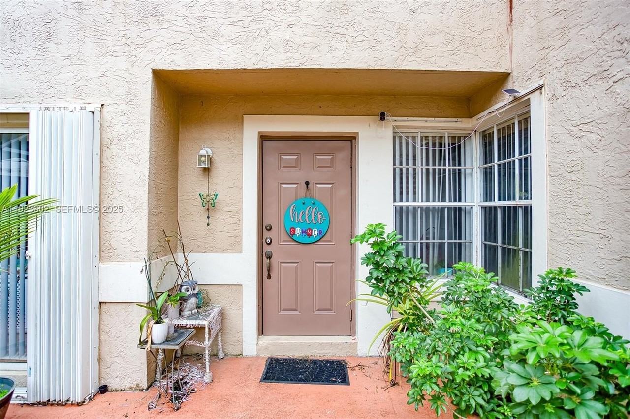 10935 Neptune Dr - Photo 5 of 29