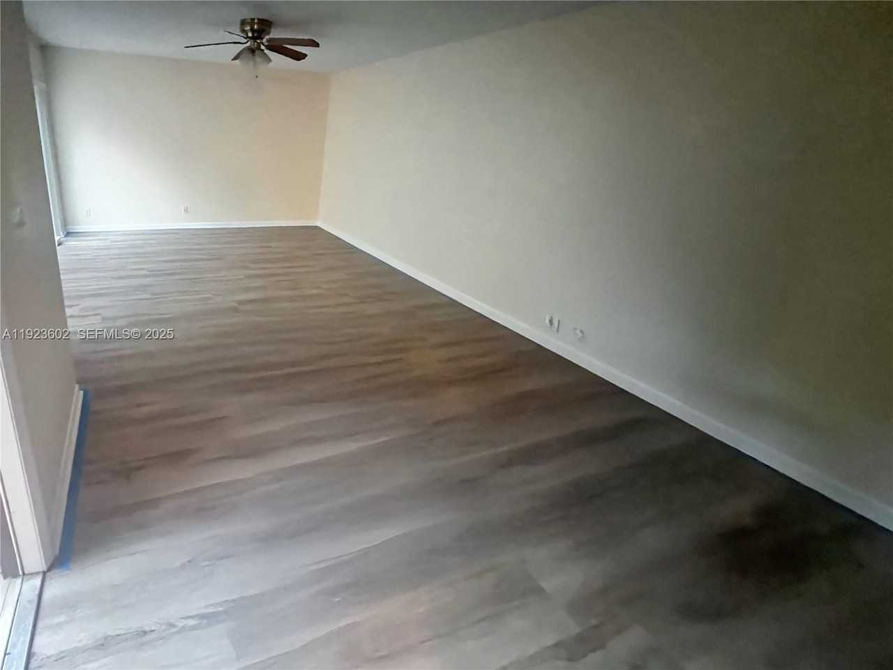 10935 Neptune Dr - Photo 6 of 29