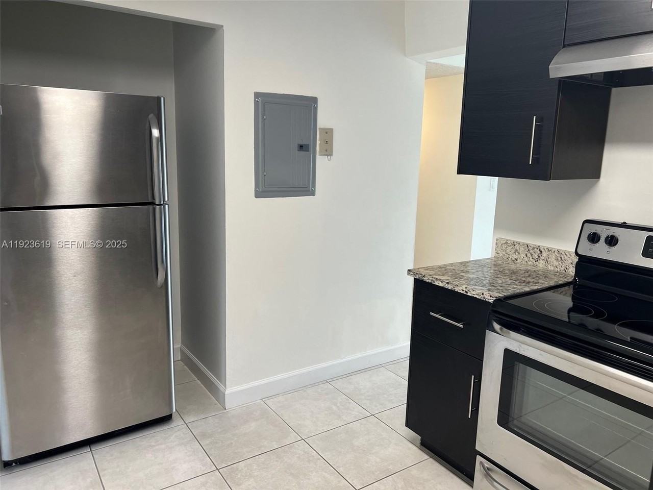 7727 Southwest 86th Street - Photo 3 of 10