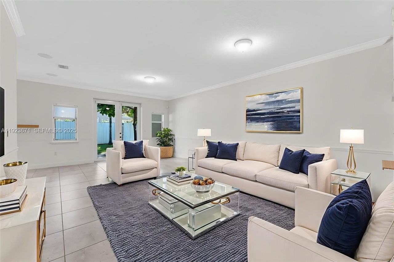 13909 Sw 86th Ct #13909 - Photo 2 of 36