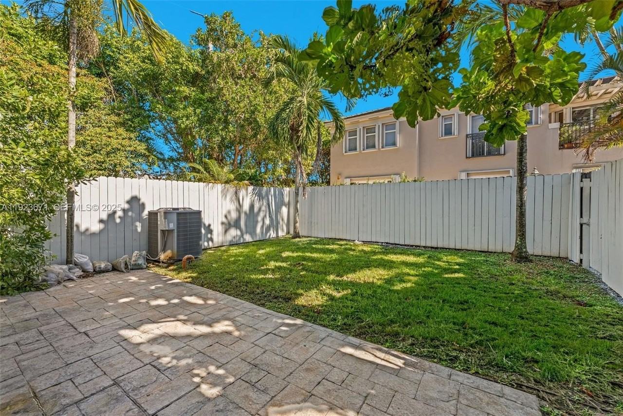 13909 Sw 86th Ct #13909 - Photo 5 of 36