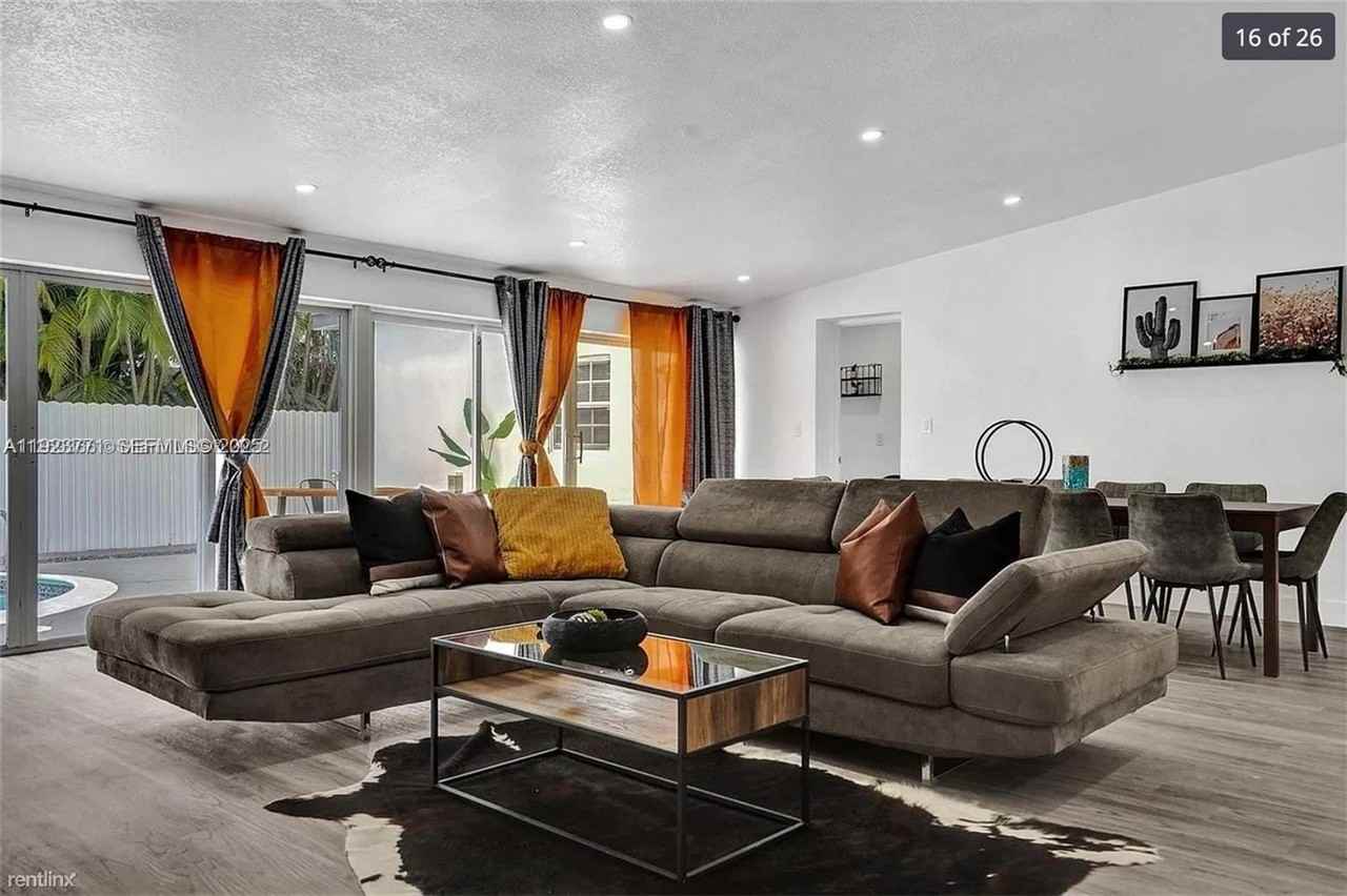 1420 Ne 201st Ter - Photo 2 of 11