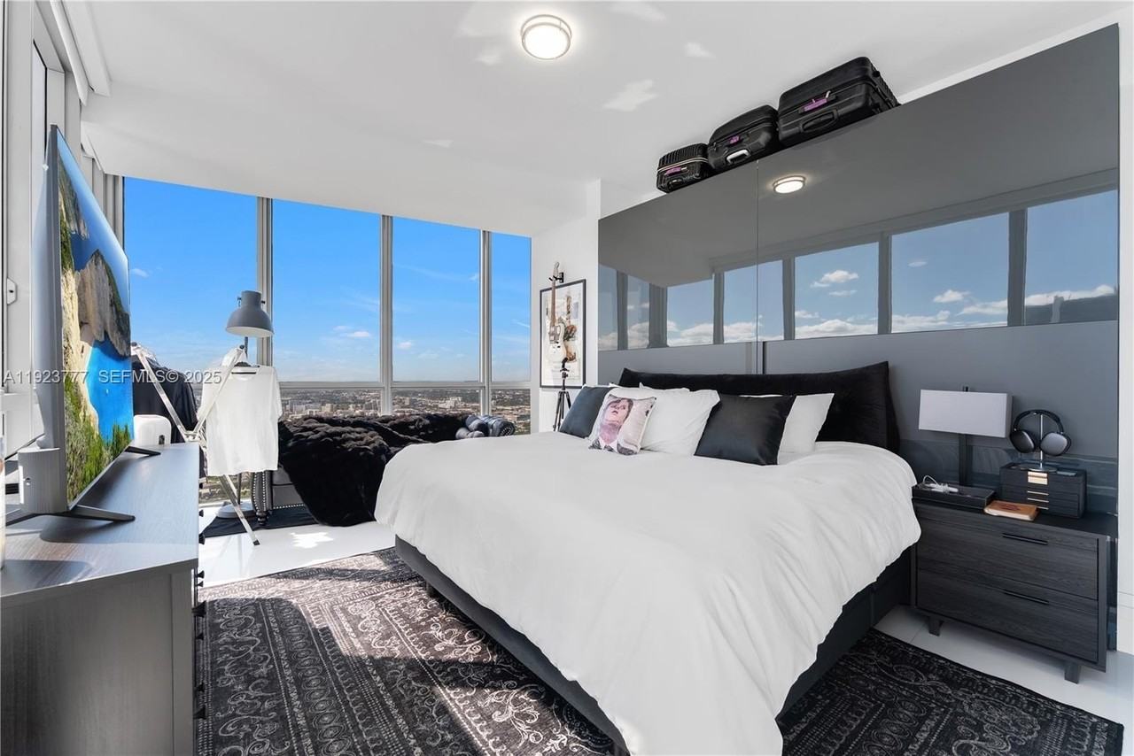 1100 Biscayne Blvd #6307 - Photo 4 of 25