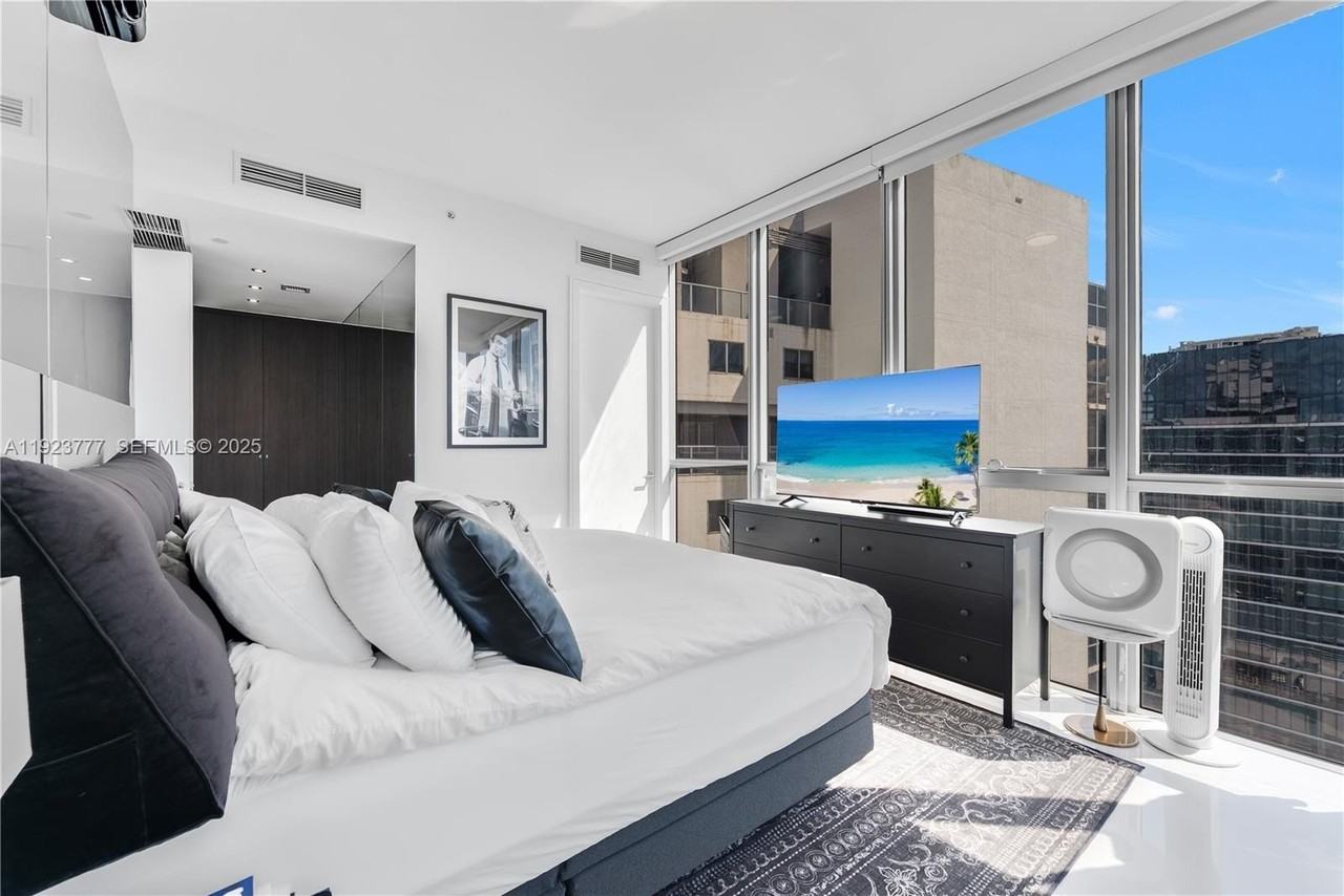 1100 Biscayne Blvd #6307 - Photo 5 of 25