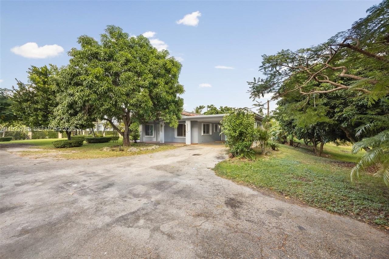 9340 Sw 174th St - Photo 3 of 15