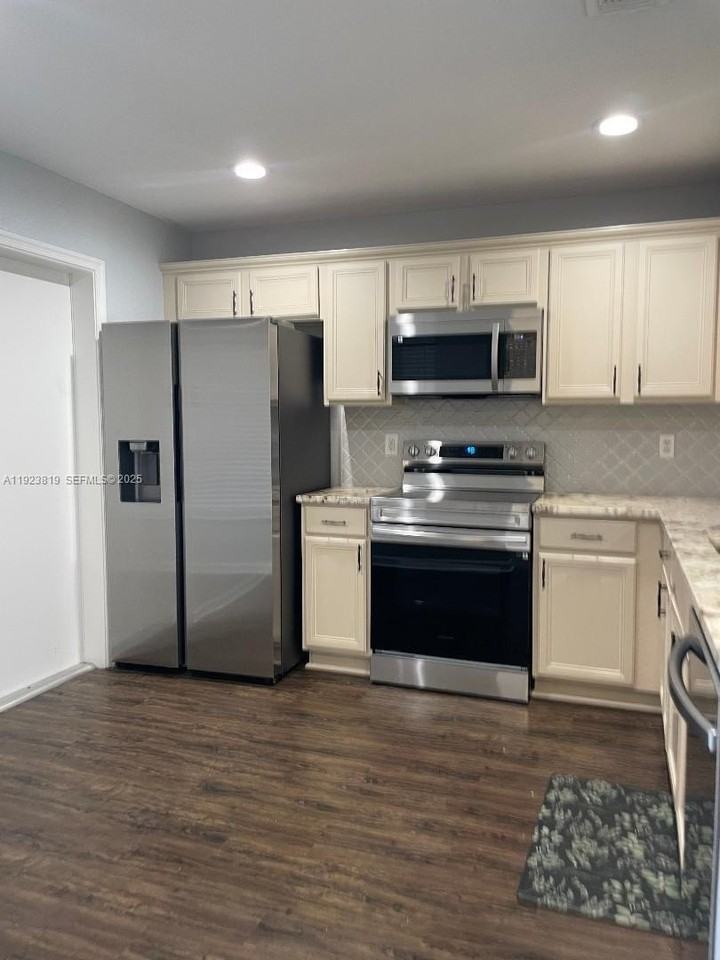 6132 Southard Street - Photo 2 of 6