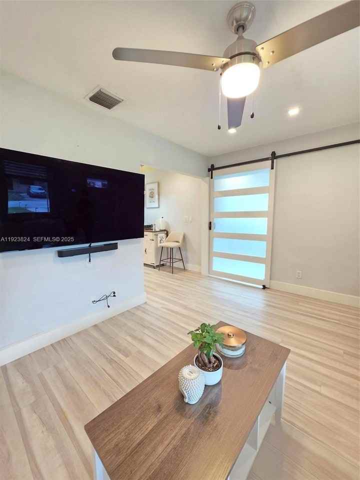 250 Northeast 42nd Street #250 - Photo 5 of 24