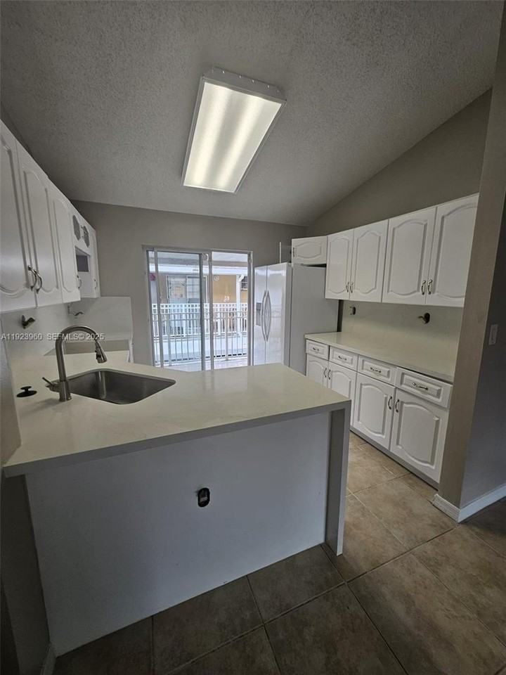 2527 W 76th St #208 - Photo 6 of 24