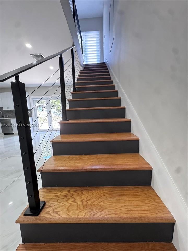 755 N Crescent Dr #B - Photo 7 of 14