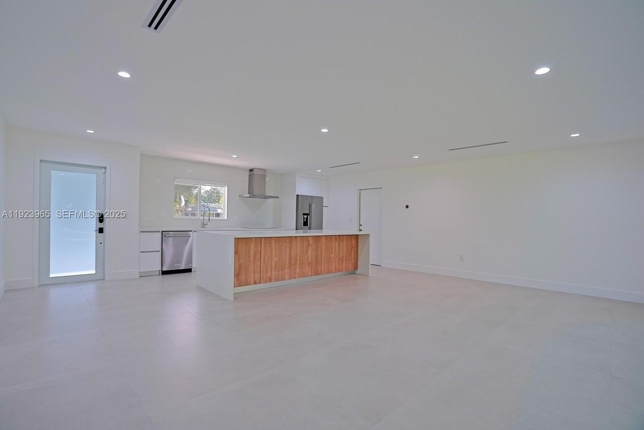 9301 Sw 178th St #0 - Photo 4 of 23