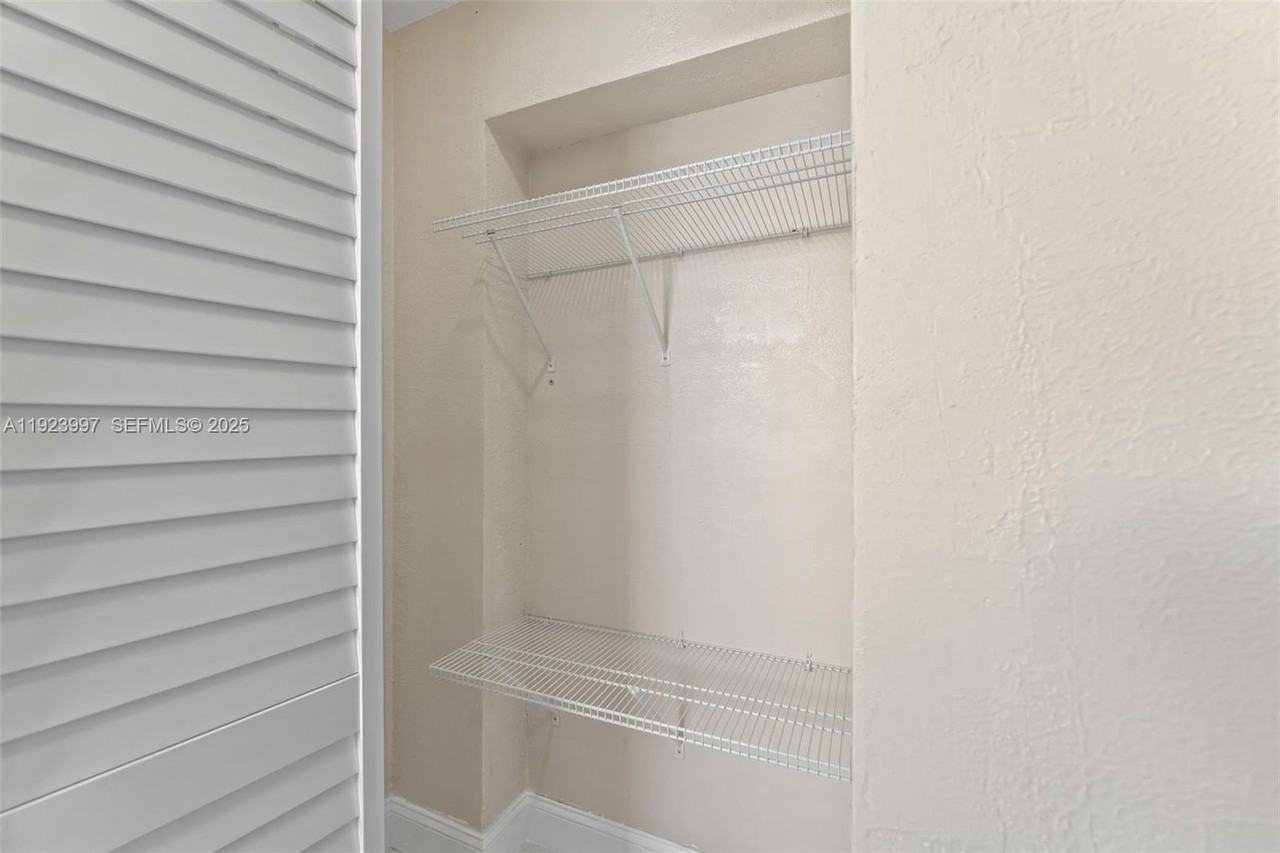 2634 Sheridan St #1 - Photo 7 of 10