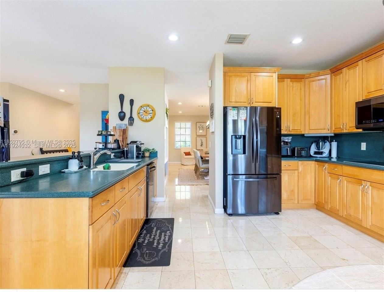 665 Nandina Dr #665 - Photo 6 of 8