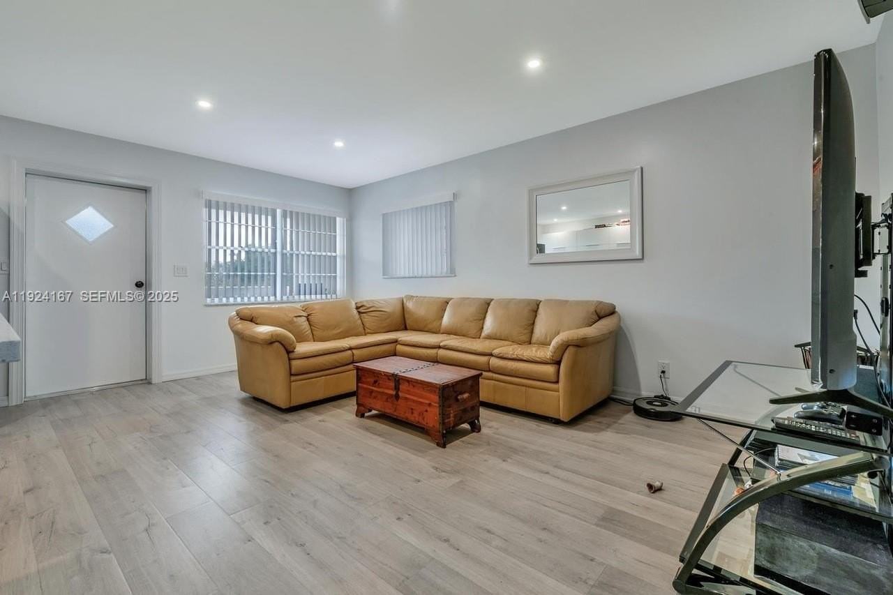 417 North K Street #5B - Photo 4 of 35