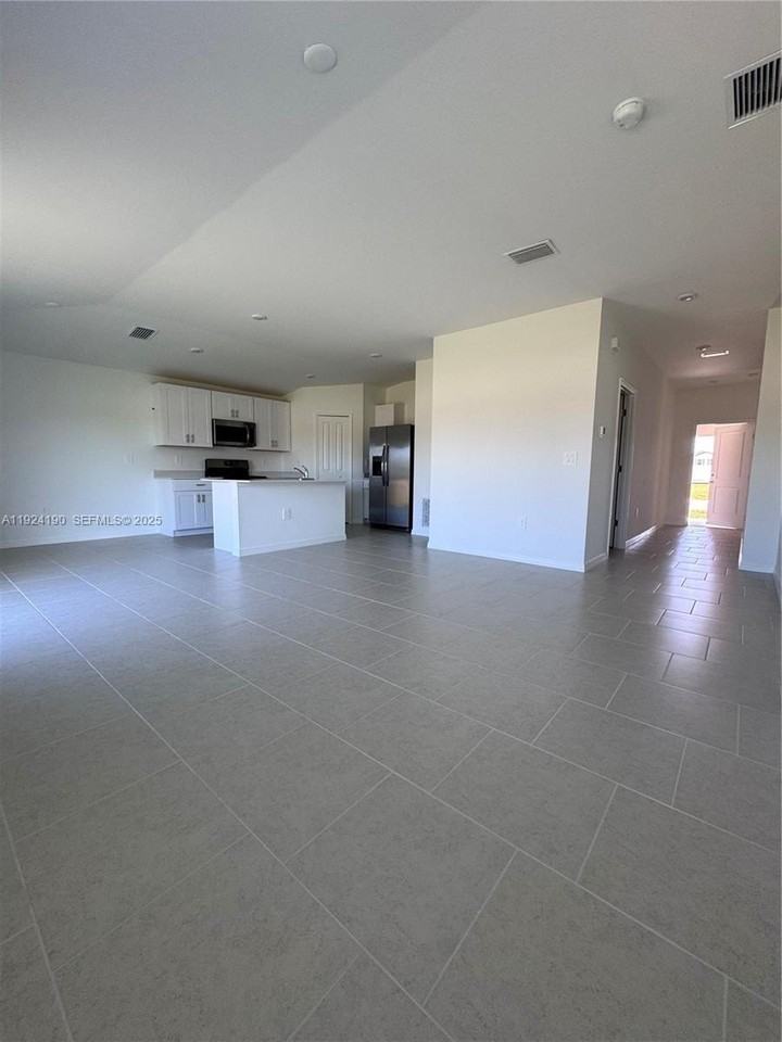 17200 Cantu Ct #17200 - Photo 6 of 16