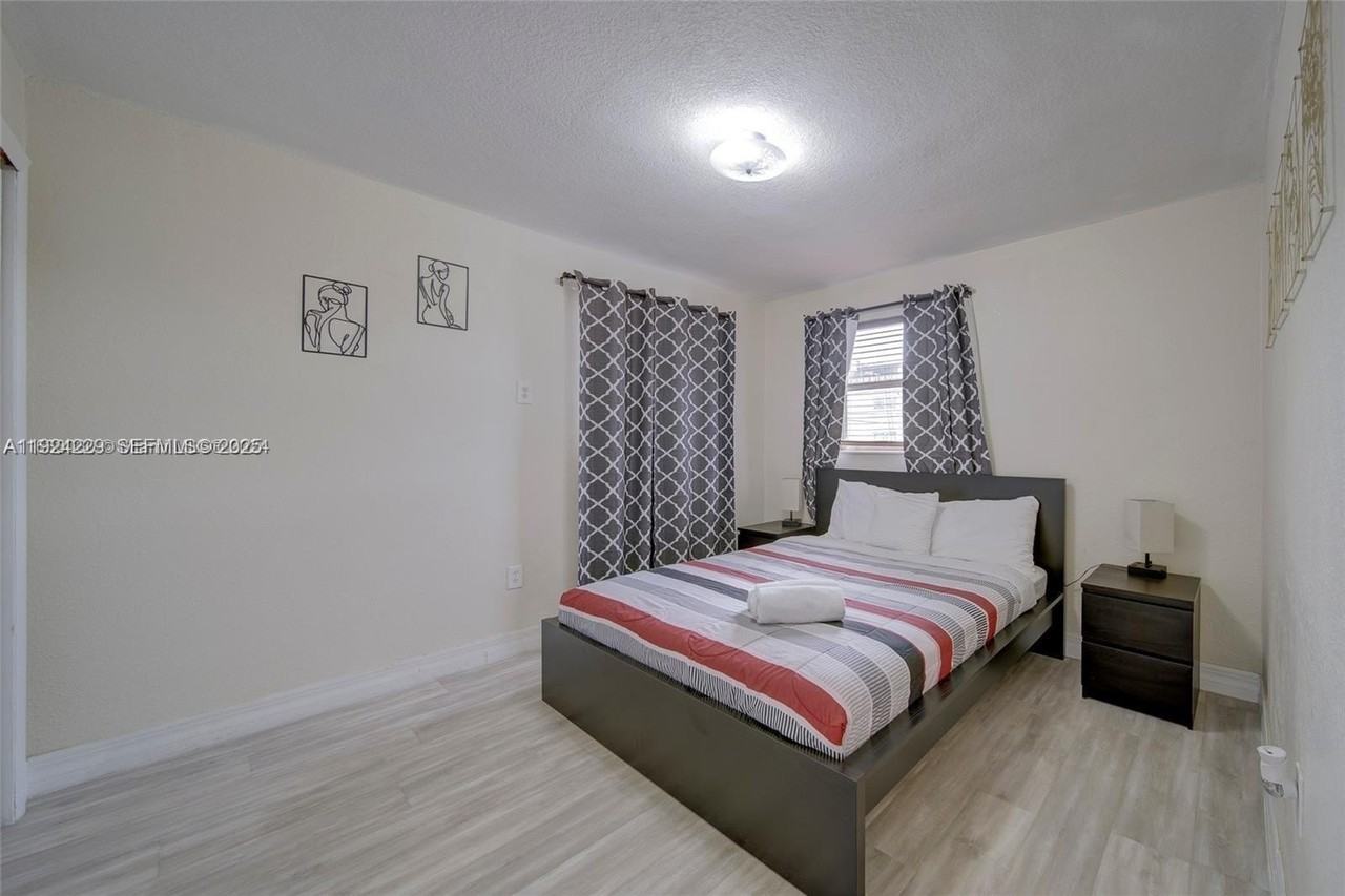 427 Sw 6th St #3 - Photo 6 of 13