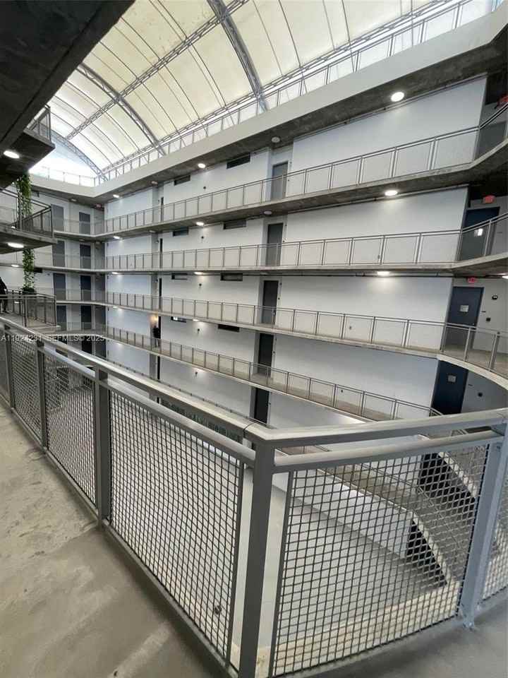 455 Ne 25th St #703 - Photo 2 of 5