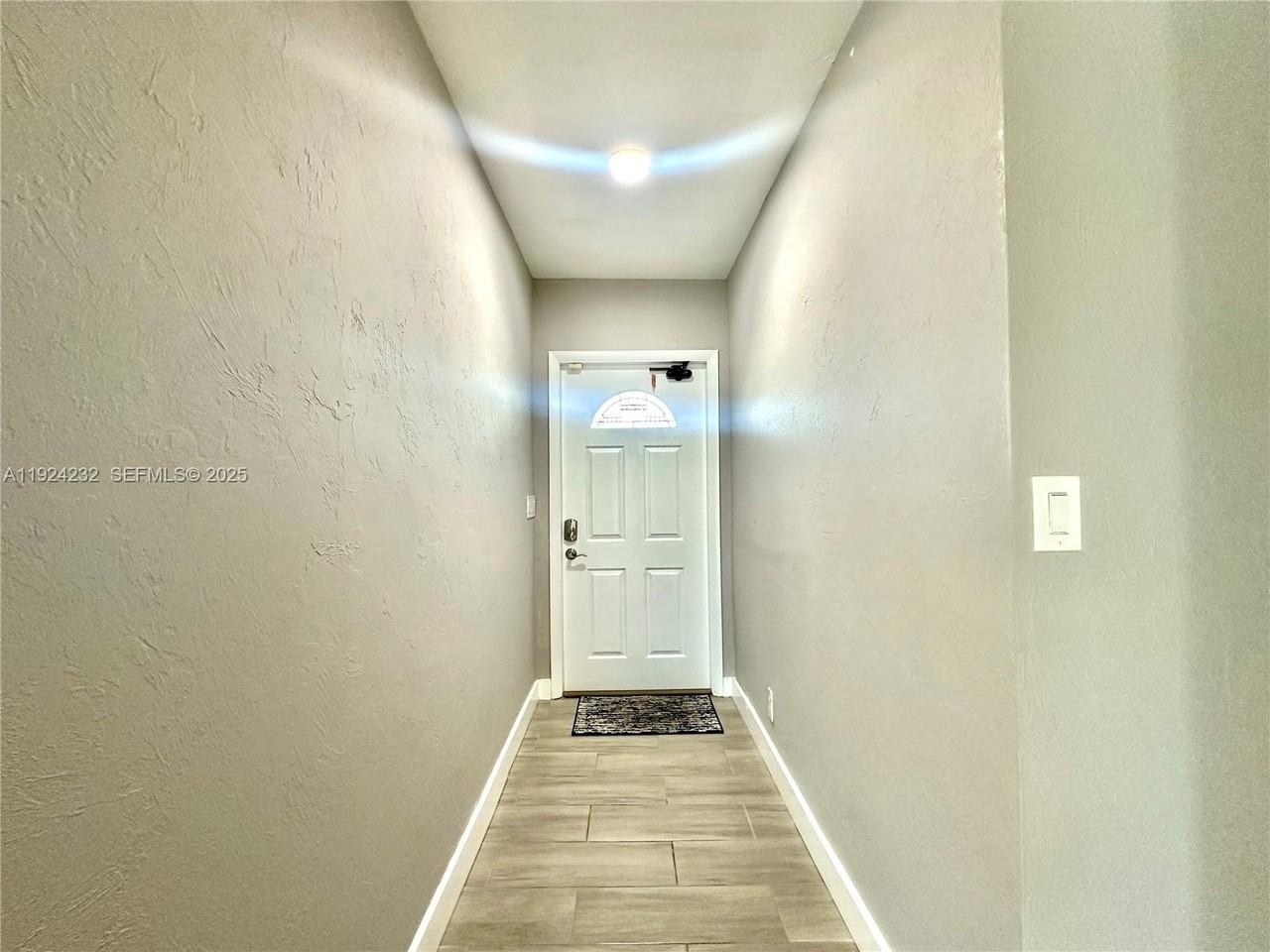 912 Ne 9th Ct - Photo 7 of 20