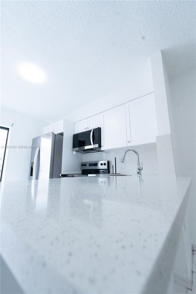 5300 W 21st Ct #311 - Photo 3 of 10