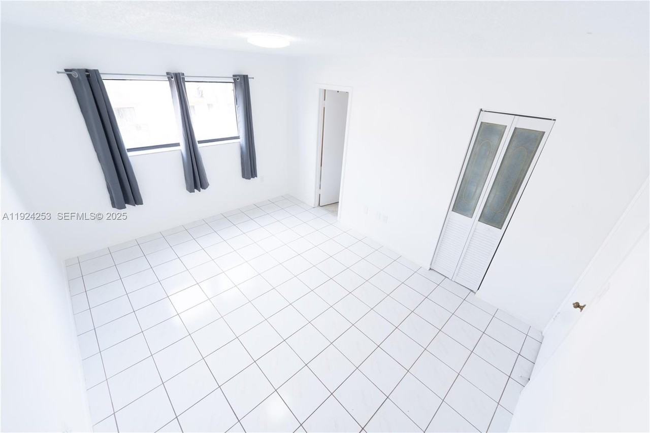 5300 W 21st Ct #311 - Photo 6 of 10