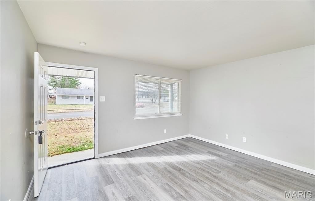 665 Central Pkwy - Photo 4 of 23